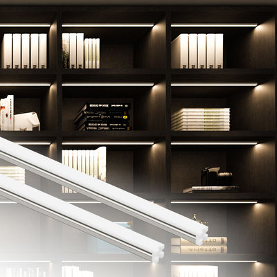 Luz lineal LED montada en superficie A2303 para el servicio de instalación de armarios y procesamiento de curvas